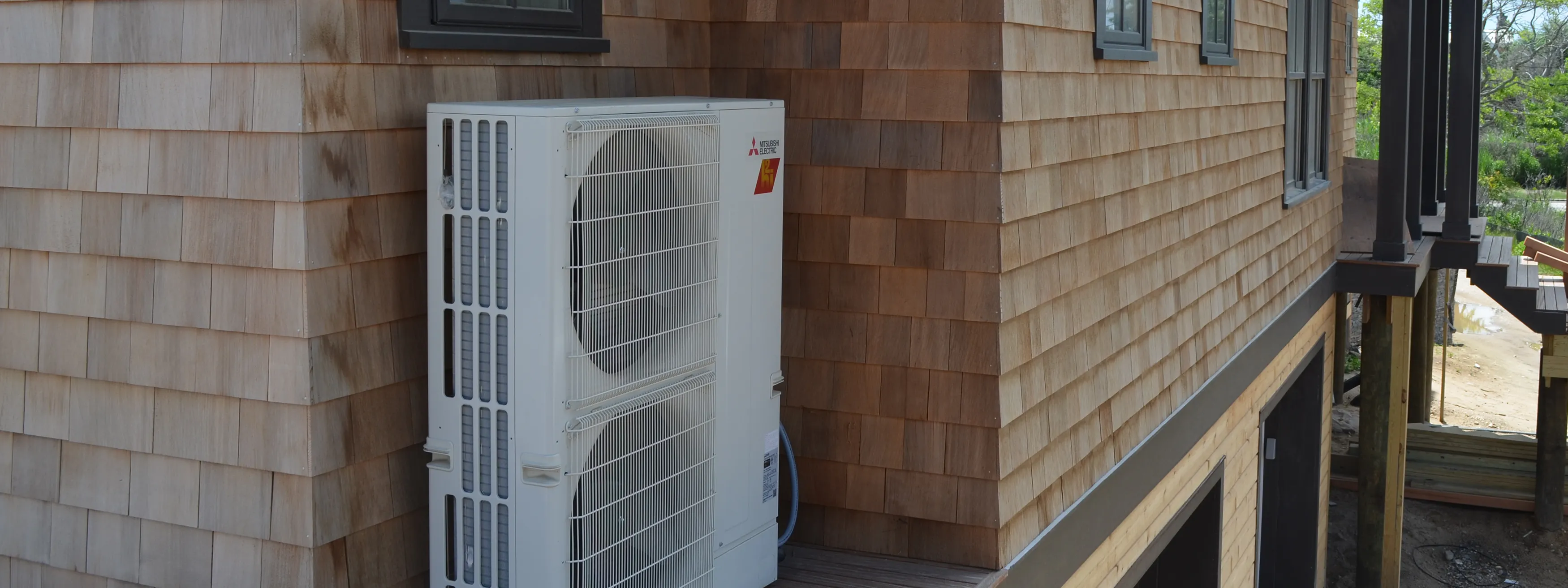 Outdoor heat pump unit for beach house